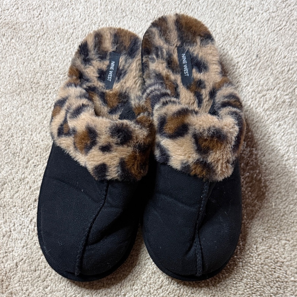 Nine West Black Slippers with Leopard Print Trim Size Large (9-10)